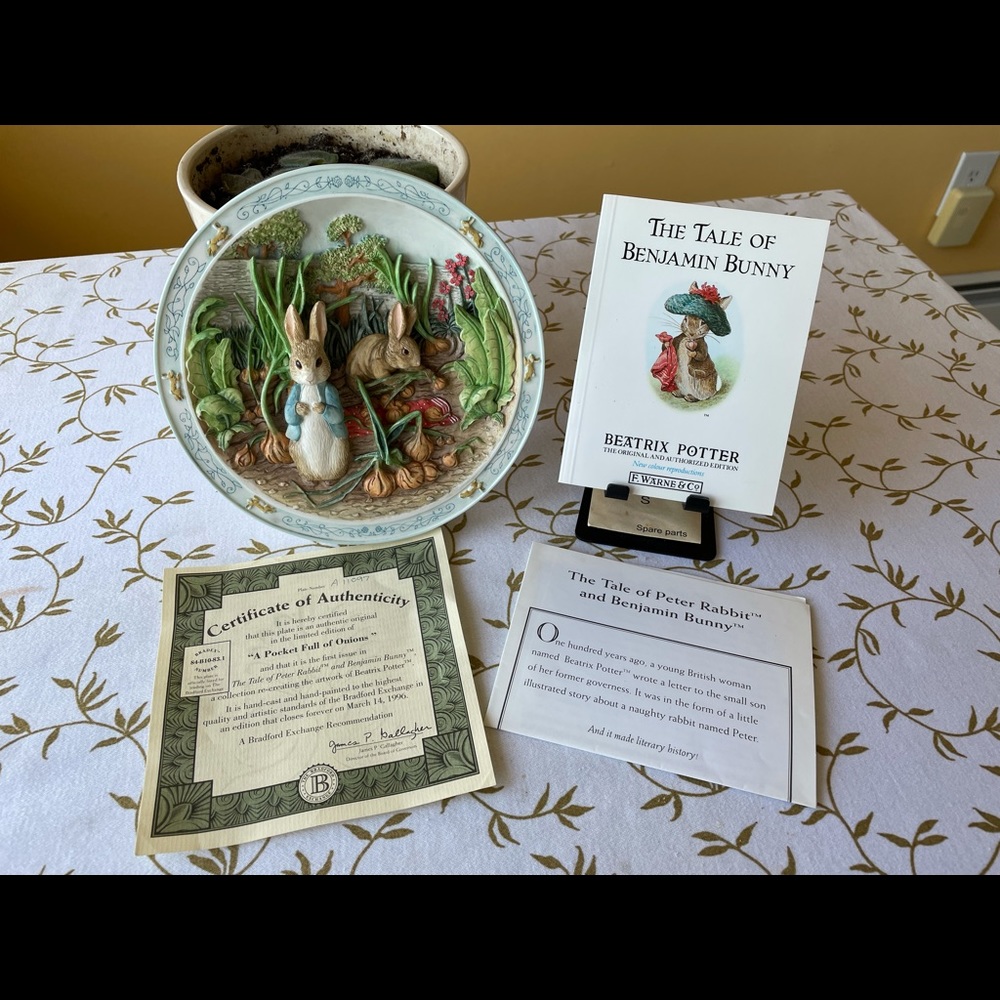 New Benjamin Bunny Collectible 3D Musical Plate, Bradford Exchange
